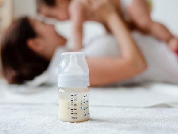 Các nhà khoa học sắp tìm ra cách chế biến sữa mẹ trong phòng thí nghiệm để thay thế sữa công thức 4