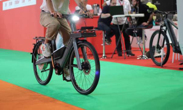 Ra mắt mẫu xe đạp điện không xích