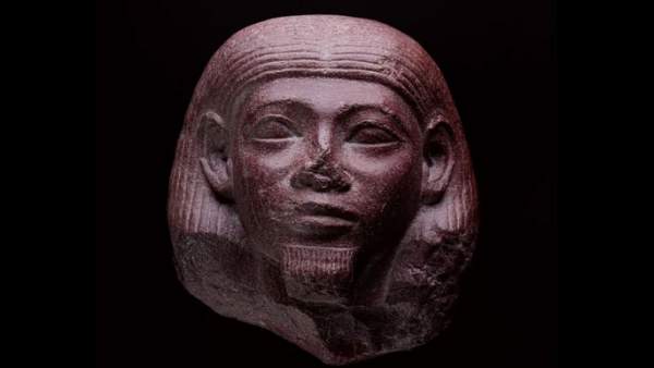 Kỳ bí báu vật Ai Cập 4.000 tuổi đào được giữa sân trường